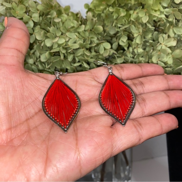 NEW MIXIT Color ~ RED HYPOALLERGENIC Threaded Earrings (SENSITIVE EARS) - Picture 6 of 7